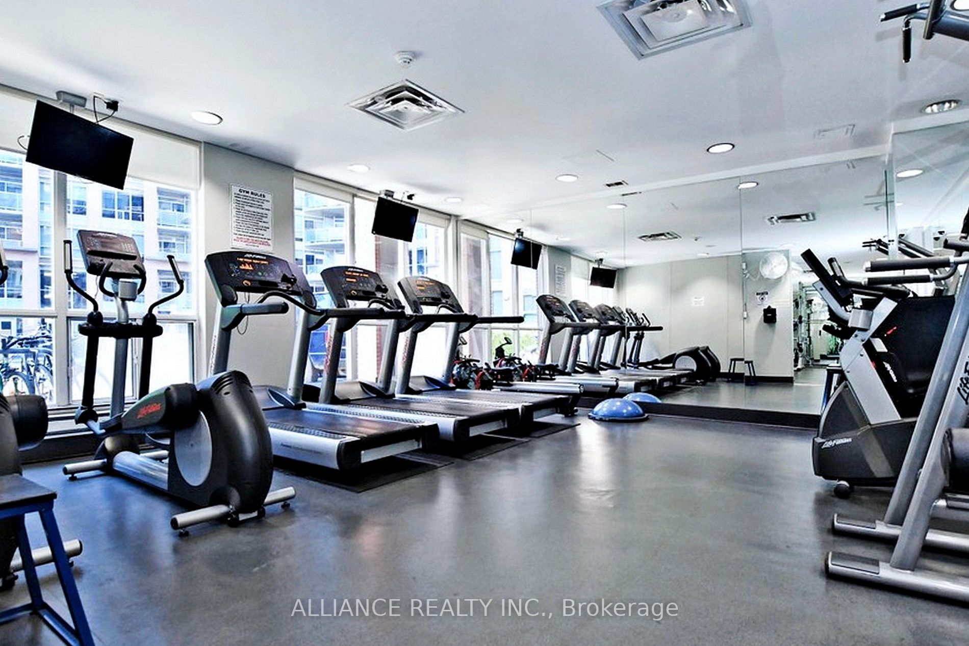 1 Shaw St, #927