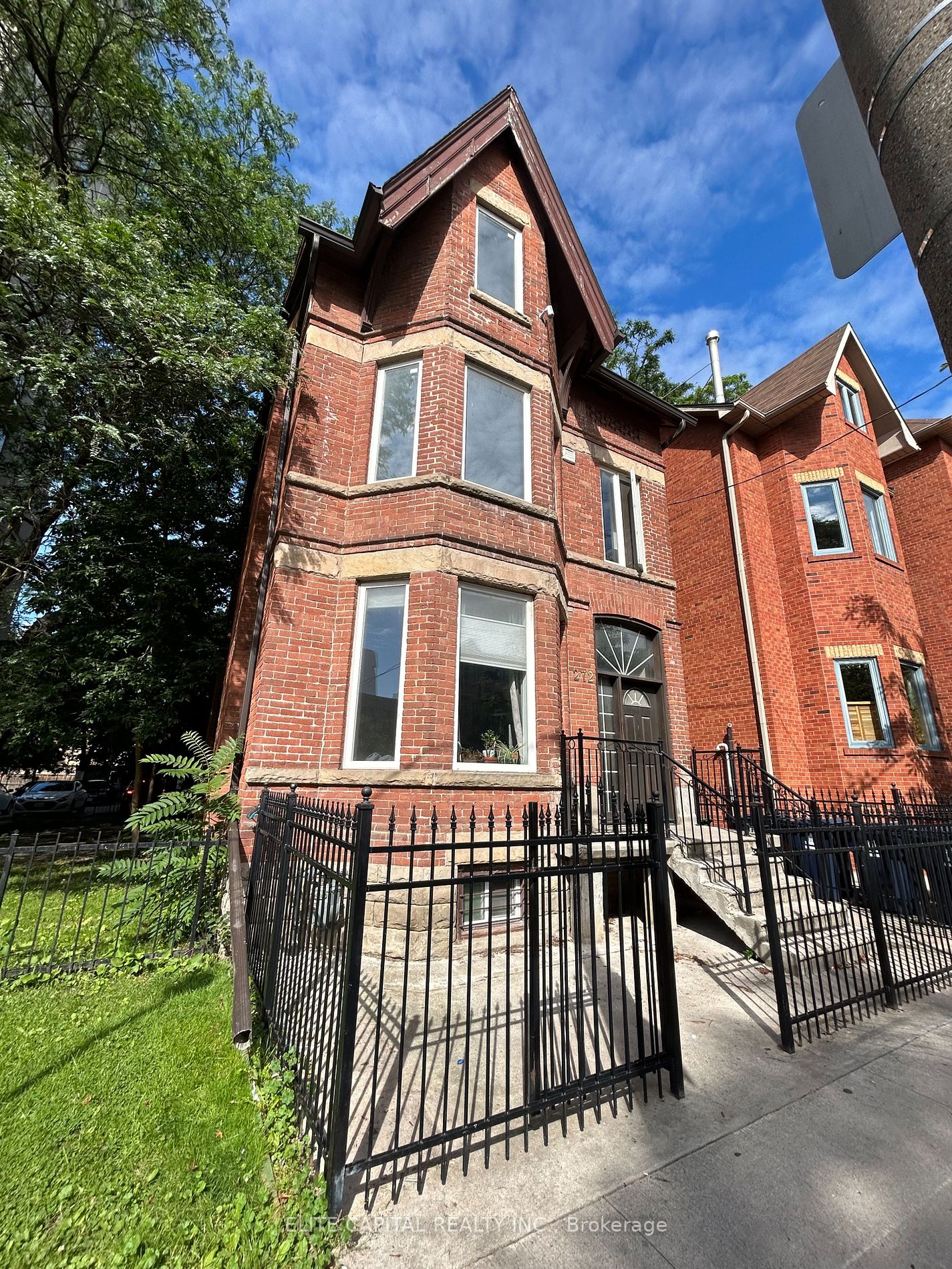 272 Sherbourne St