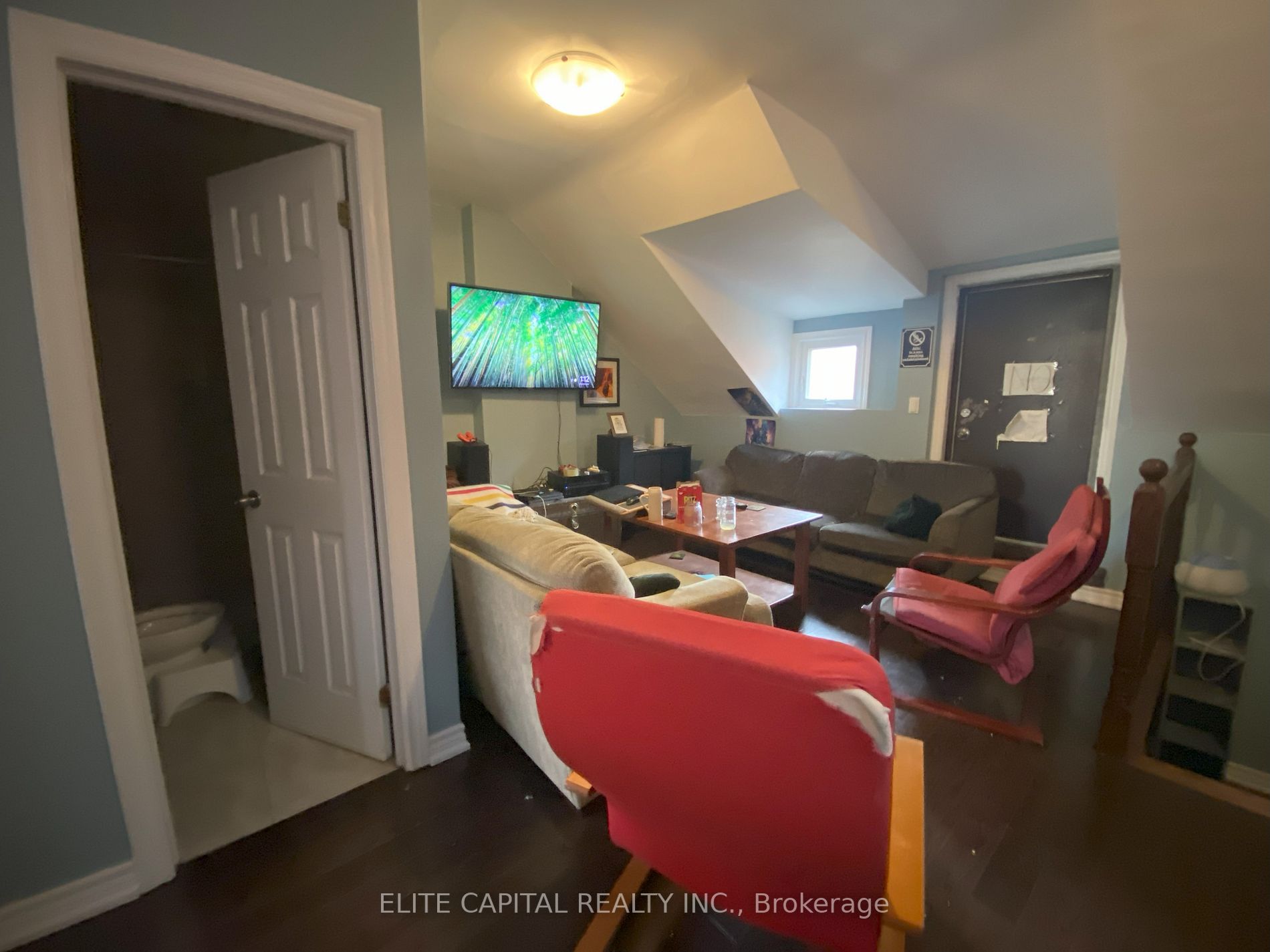 272 Sherbourne St