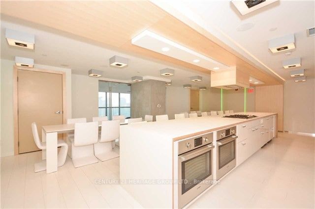45 Charles Street E, #3212