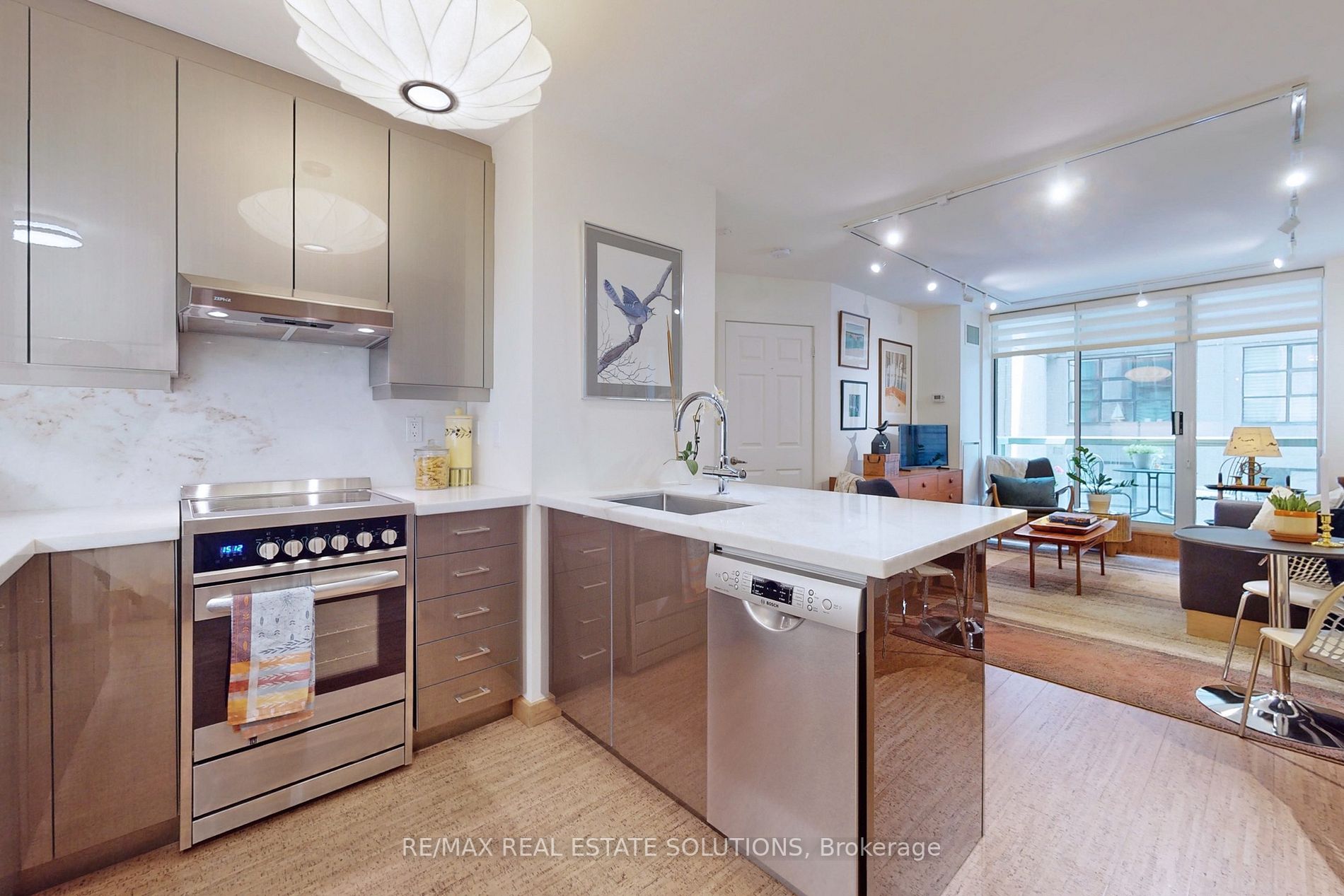 311 Richmond St E, #301