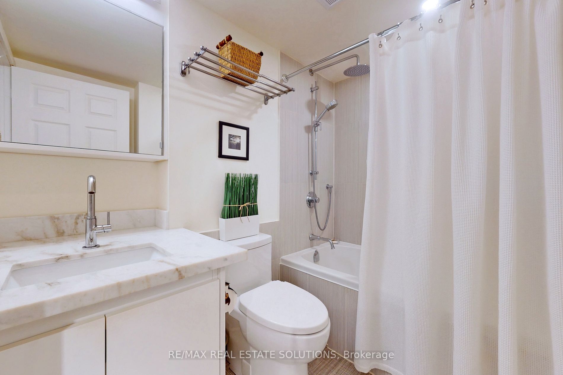 311 Richmond St E, #301