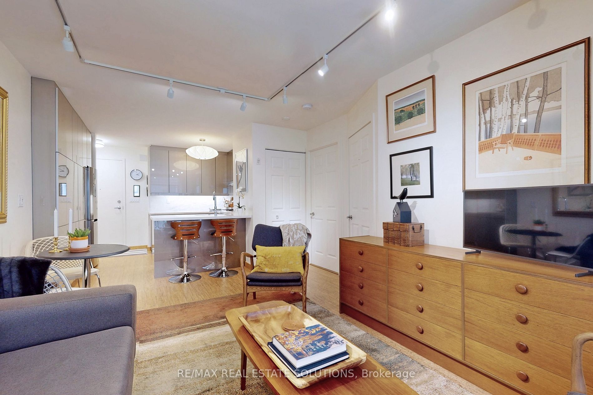 311 Richmond St E, #301