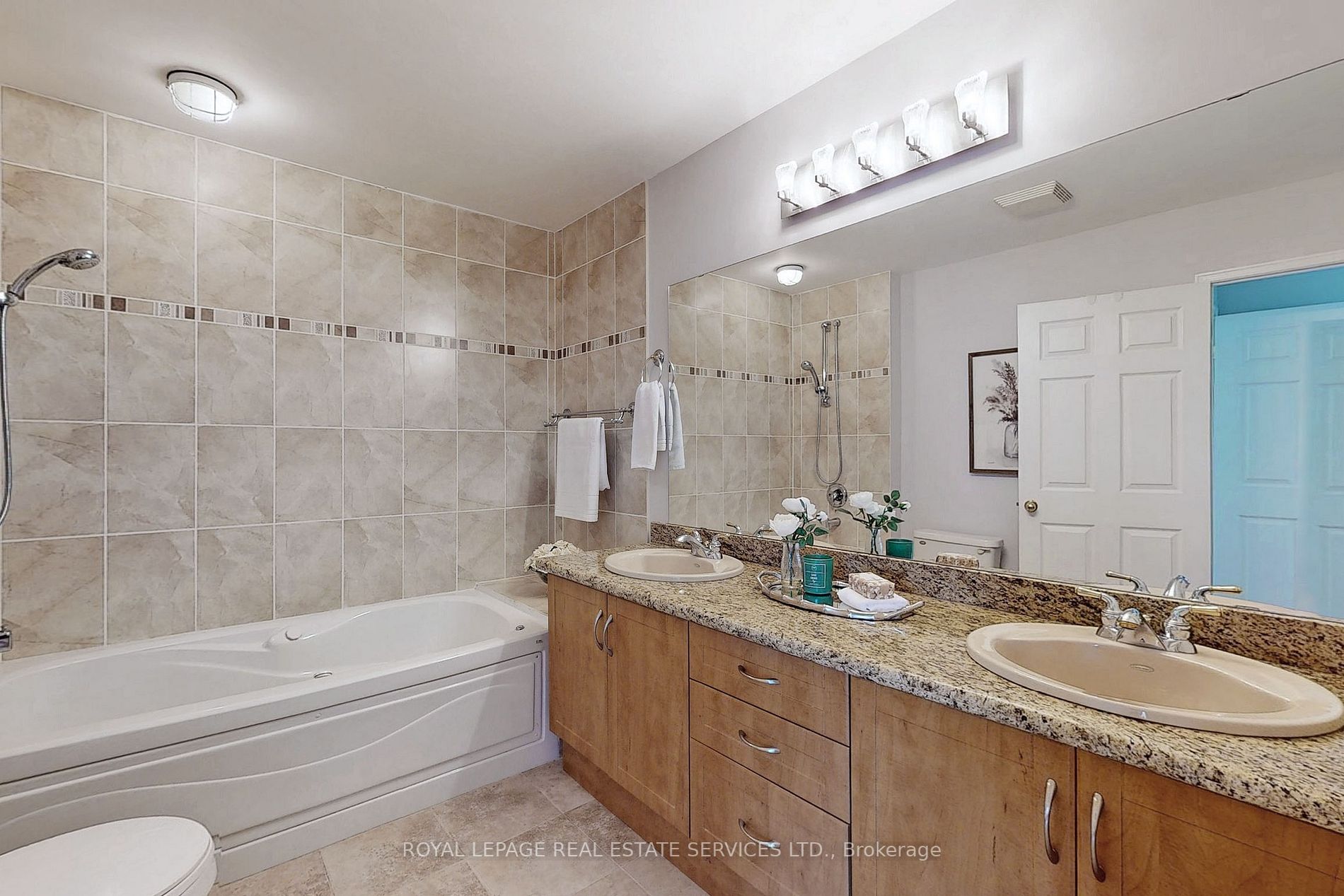 4200 Bathurst St, #705