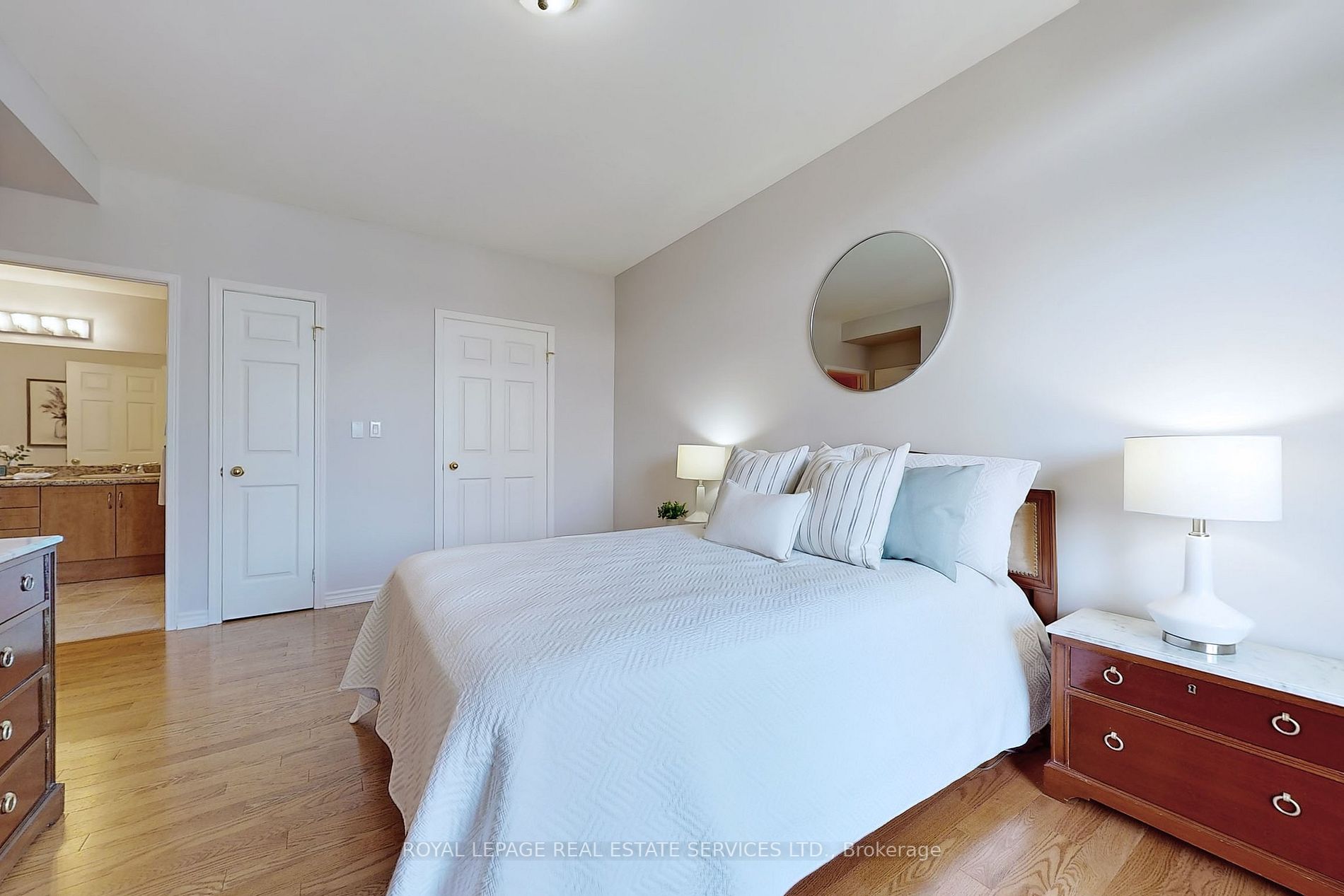 4200 Bathurst St, #705