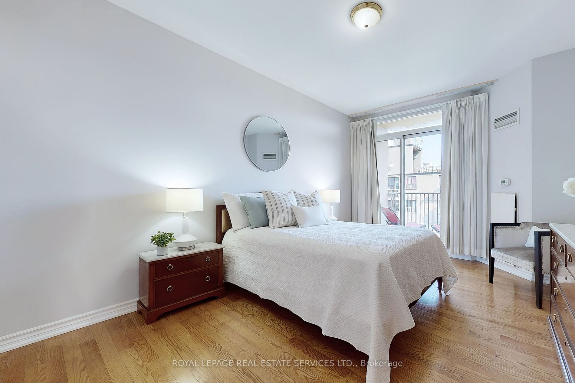 4200 Bathurst St, #705