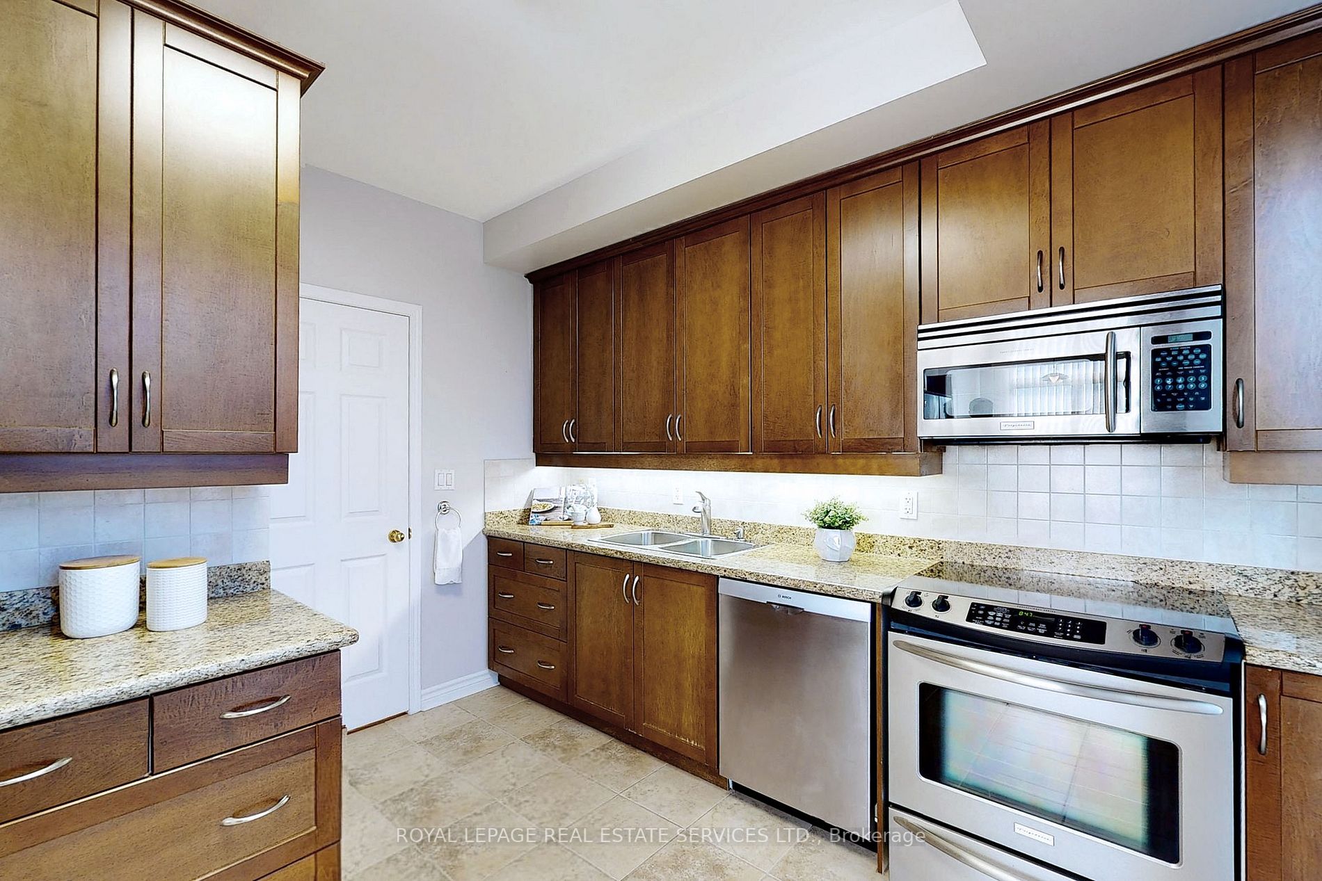4200 Bathurst St, #705