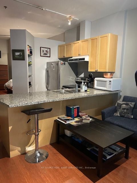 71 Mccaul St, #123