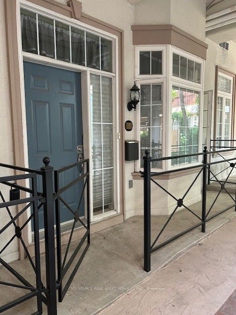 71 Mccaul St, #123