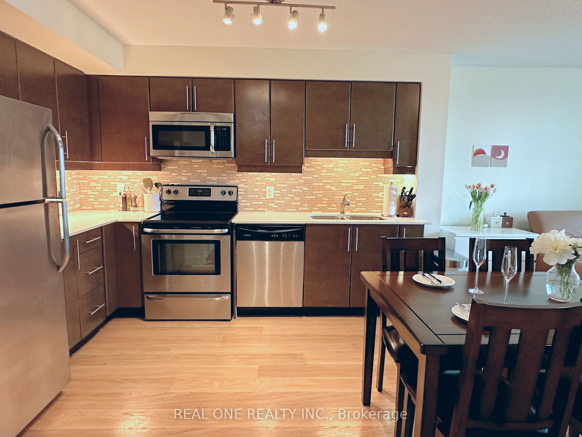 33 Bay St, #1607