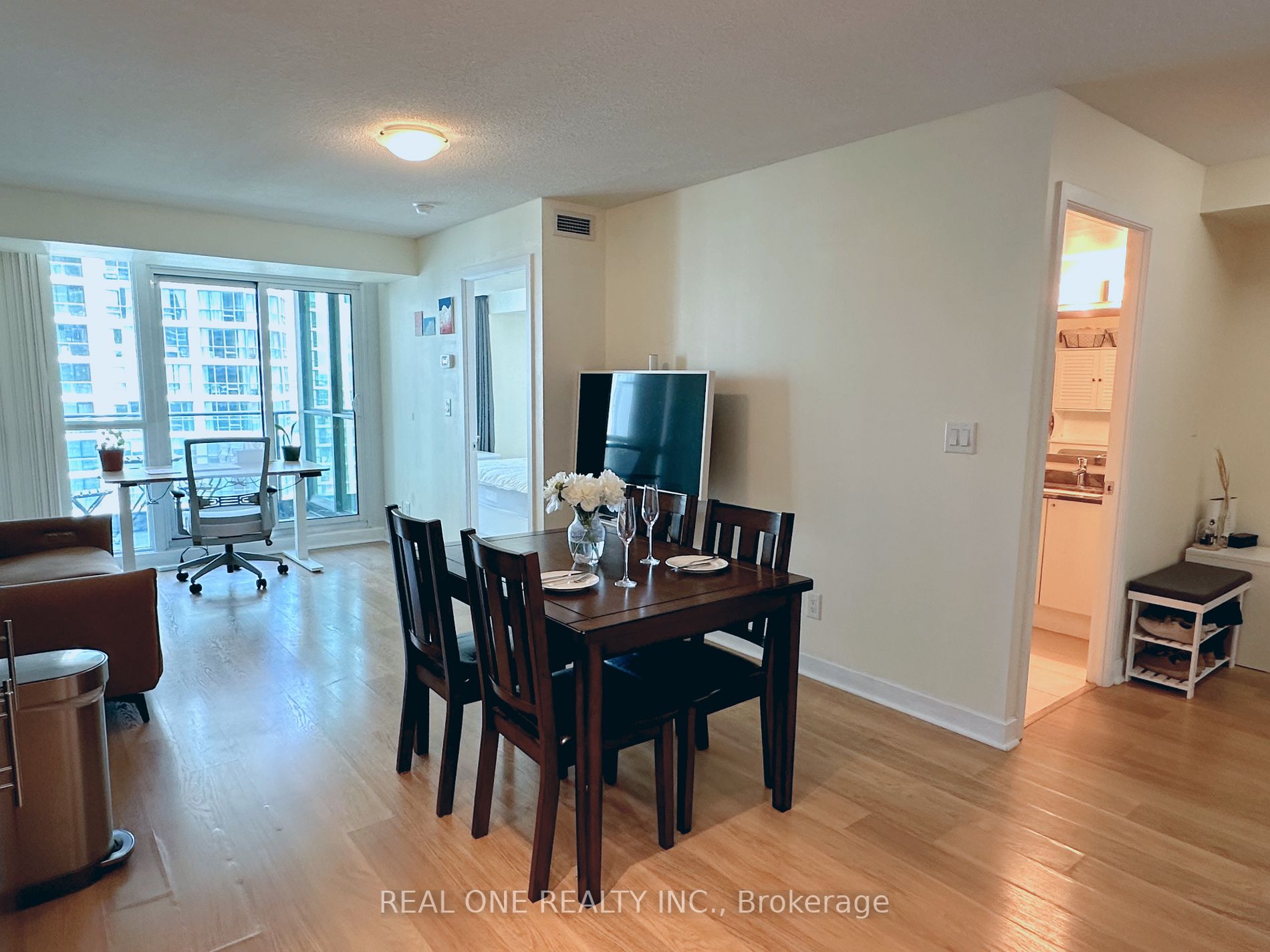 33 Bay St, #1607