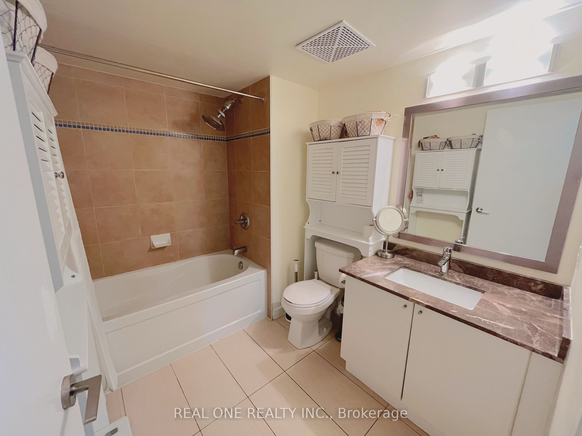 33 Bay St, #1607