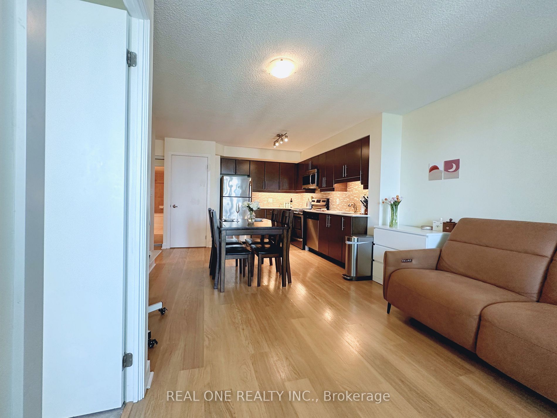 33 Bay St, #1607