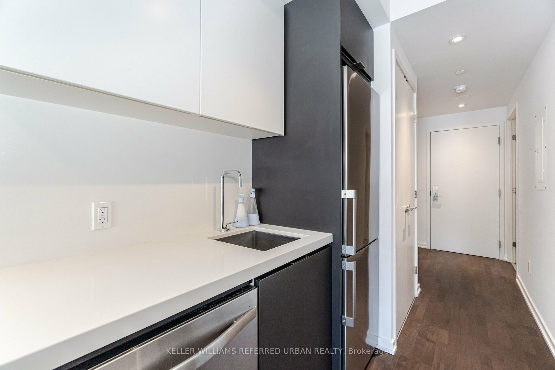 60 Colborne St, #204