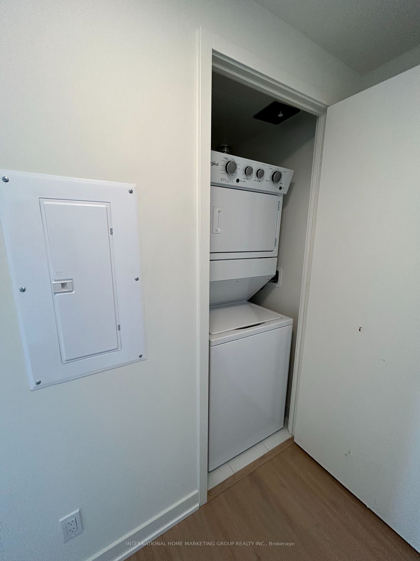 10 Deerlick Crt, #1702