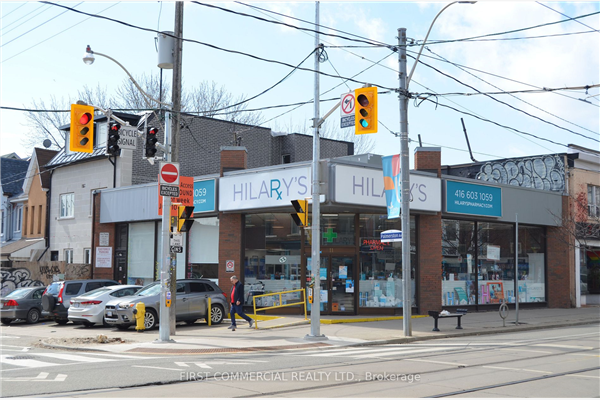 811 Dundas St W, Toronto