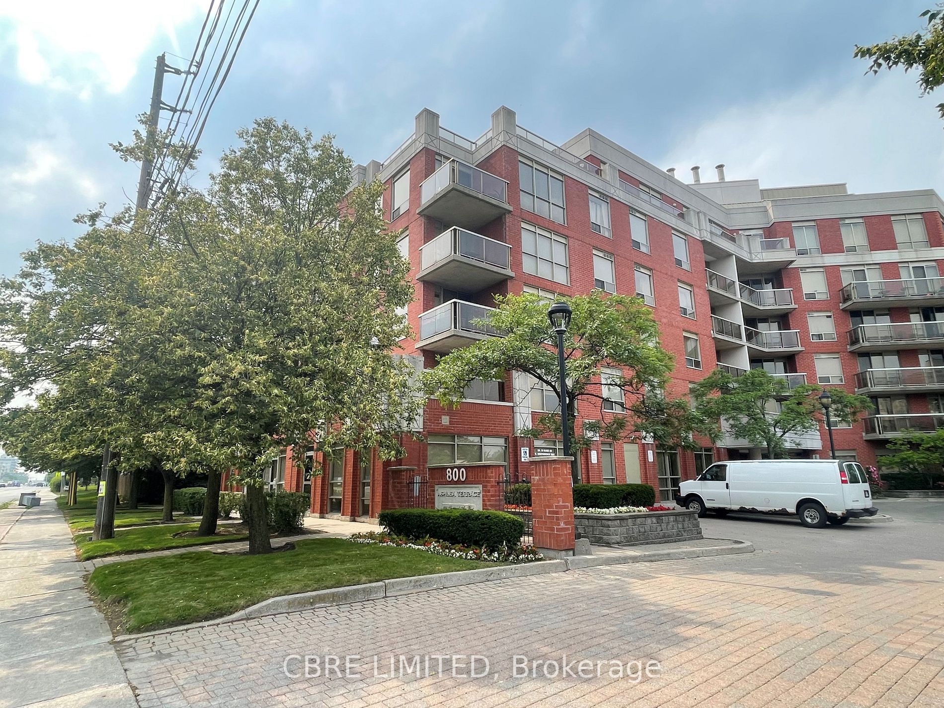 800 Sheppard Ave W, #C1C2C3