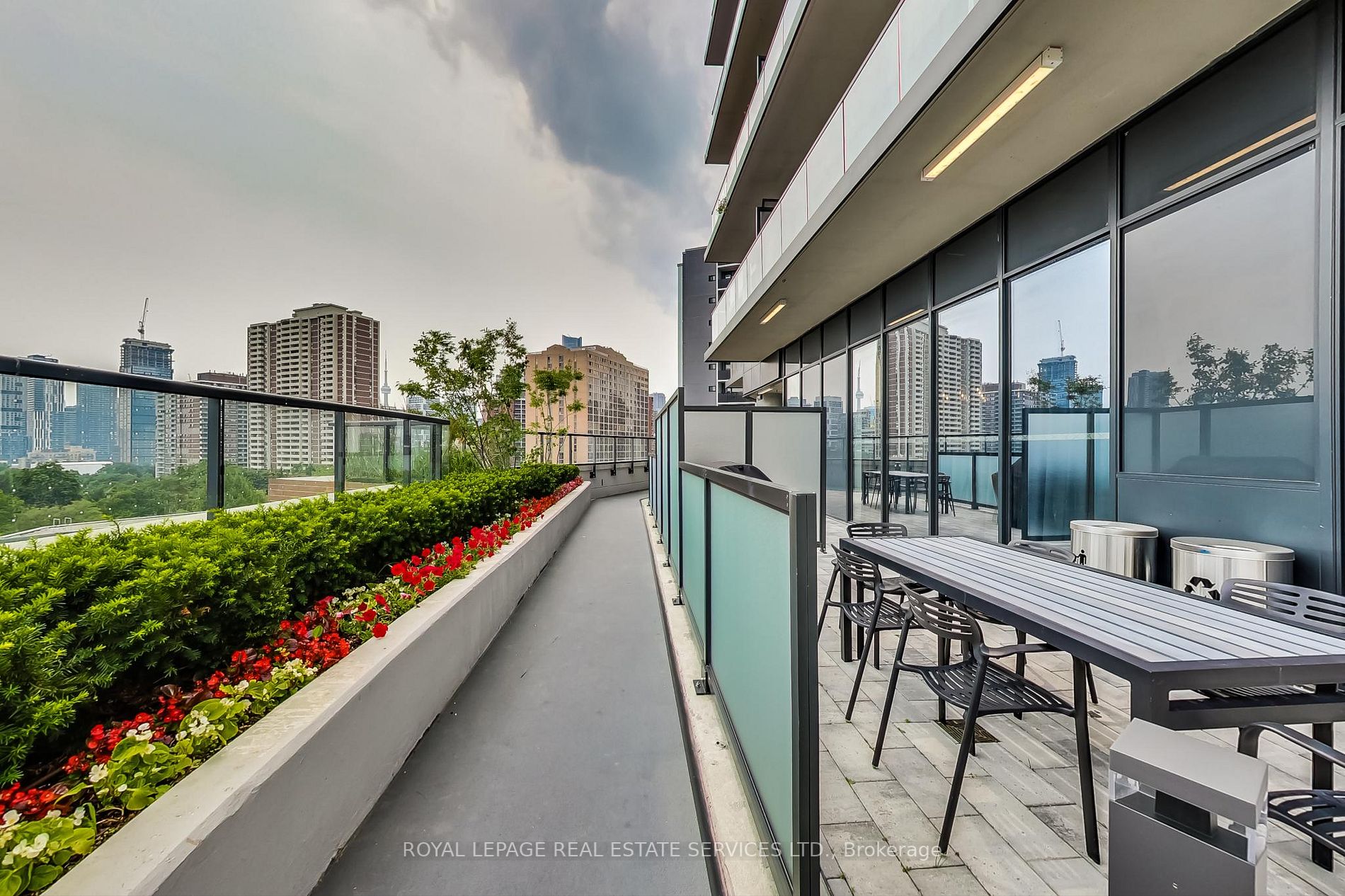 159 Wellesley St E, #710