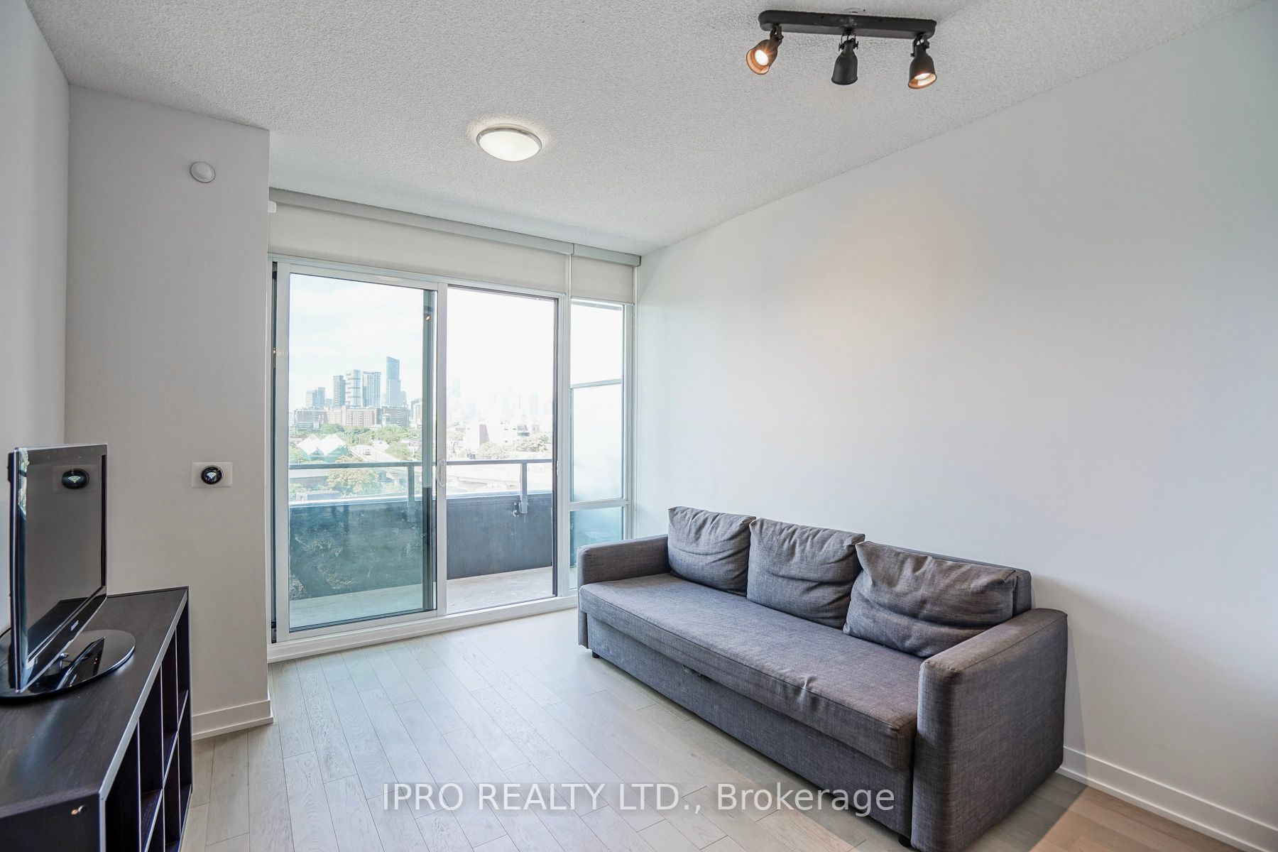 120 Bayview Ave, #N619