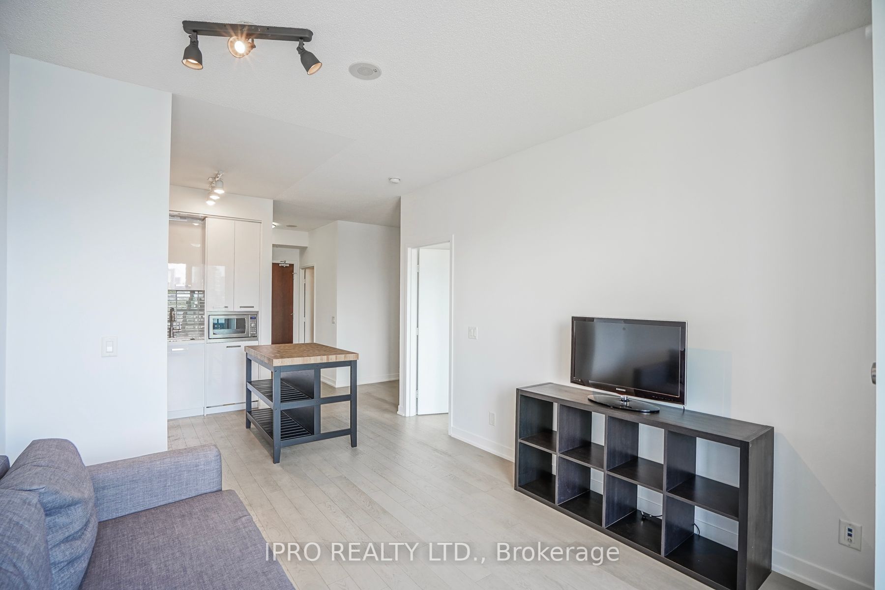 120 Bayview Ave, #N619