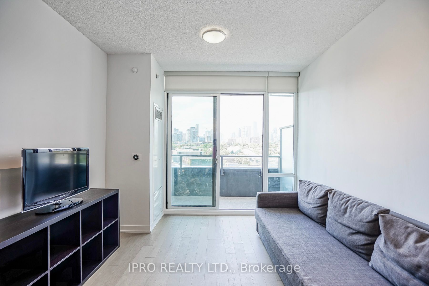 120 Bayview Ave, #N619
