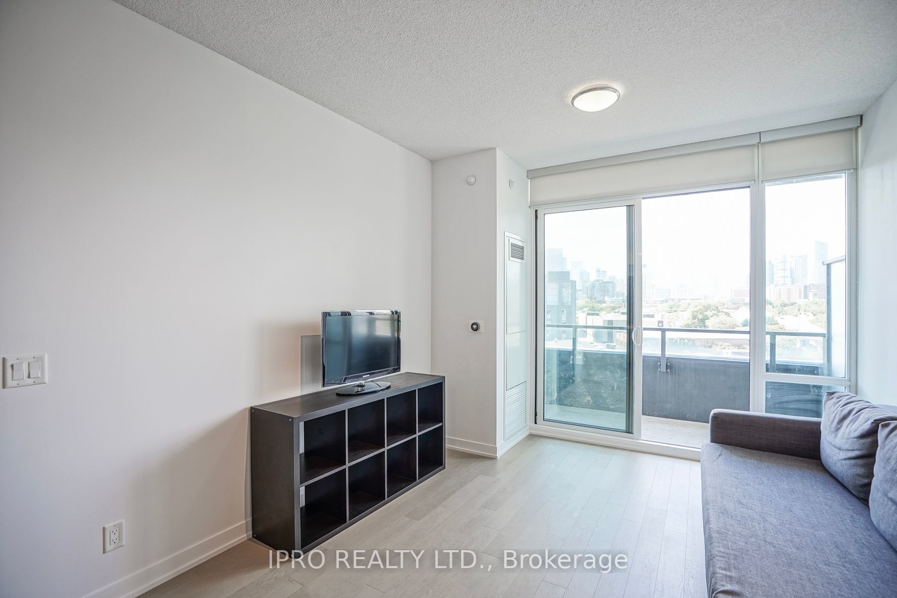 120 Bayview Ave, #N619