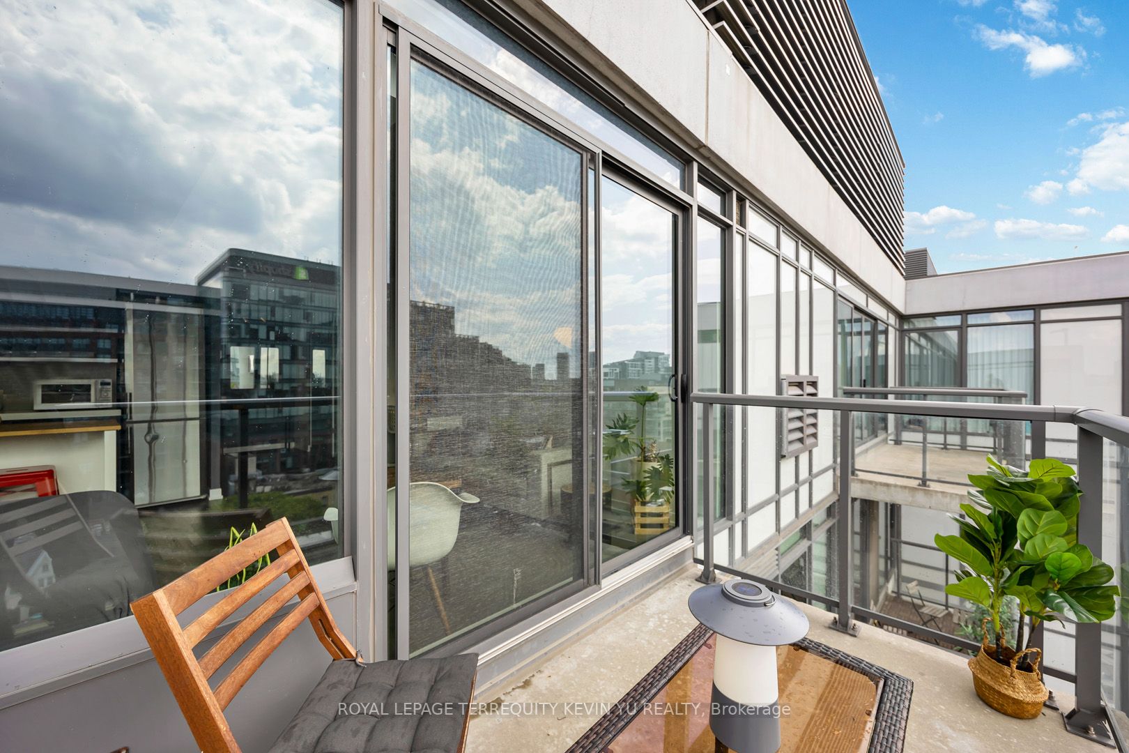 461 Adelaide St W, #1113
