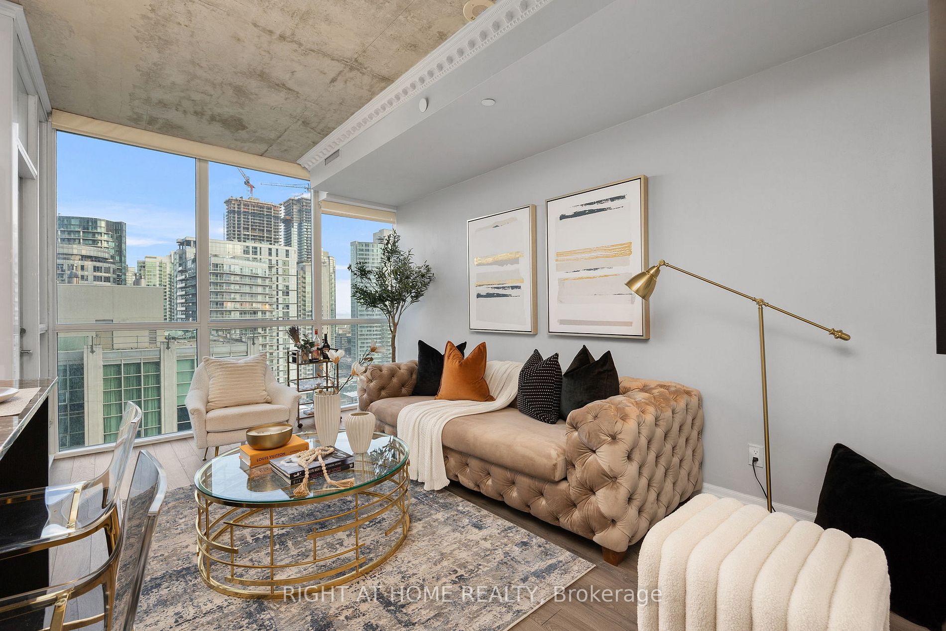 88 Blue Jays Way, #1607