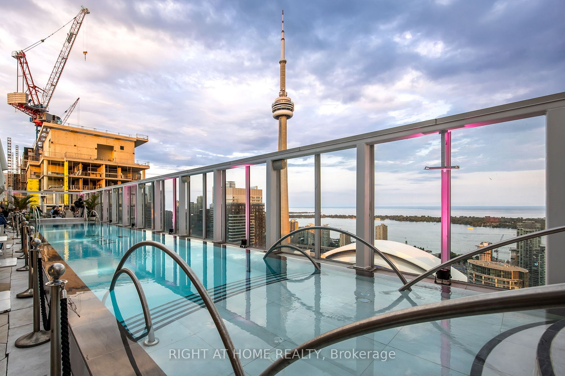 88 Blue Jays Way, #1607