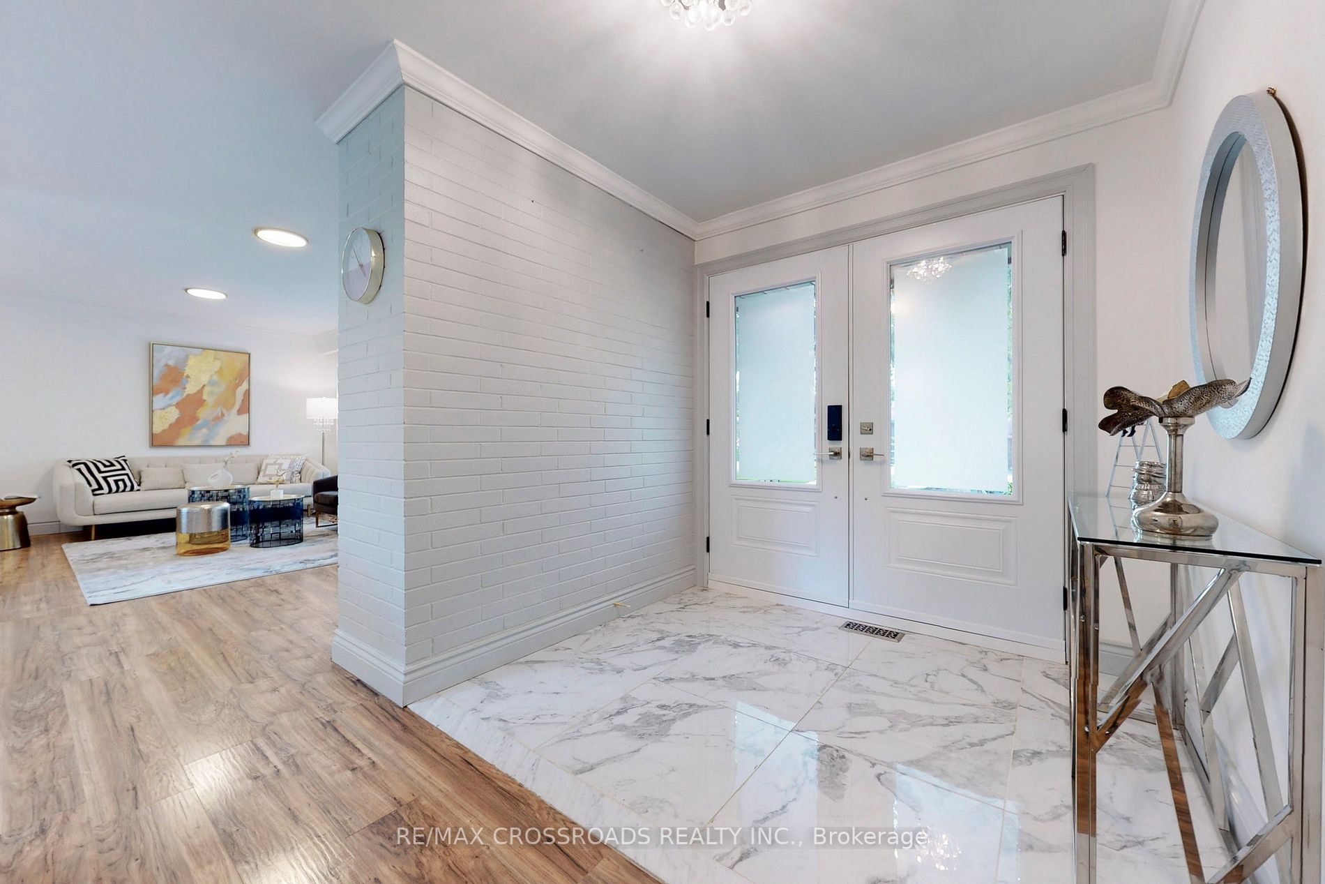 47 Lacewood Cres