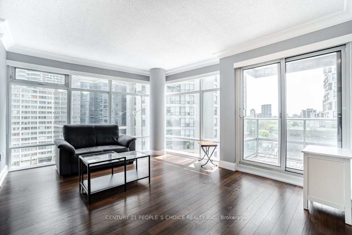 2191 Yonge St, #902