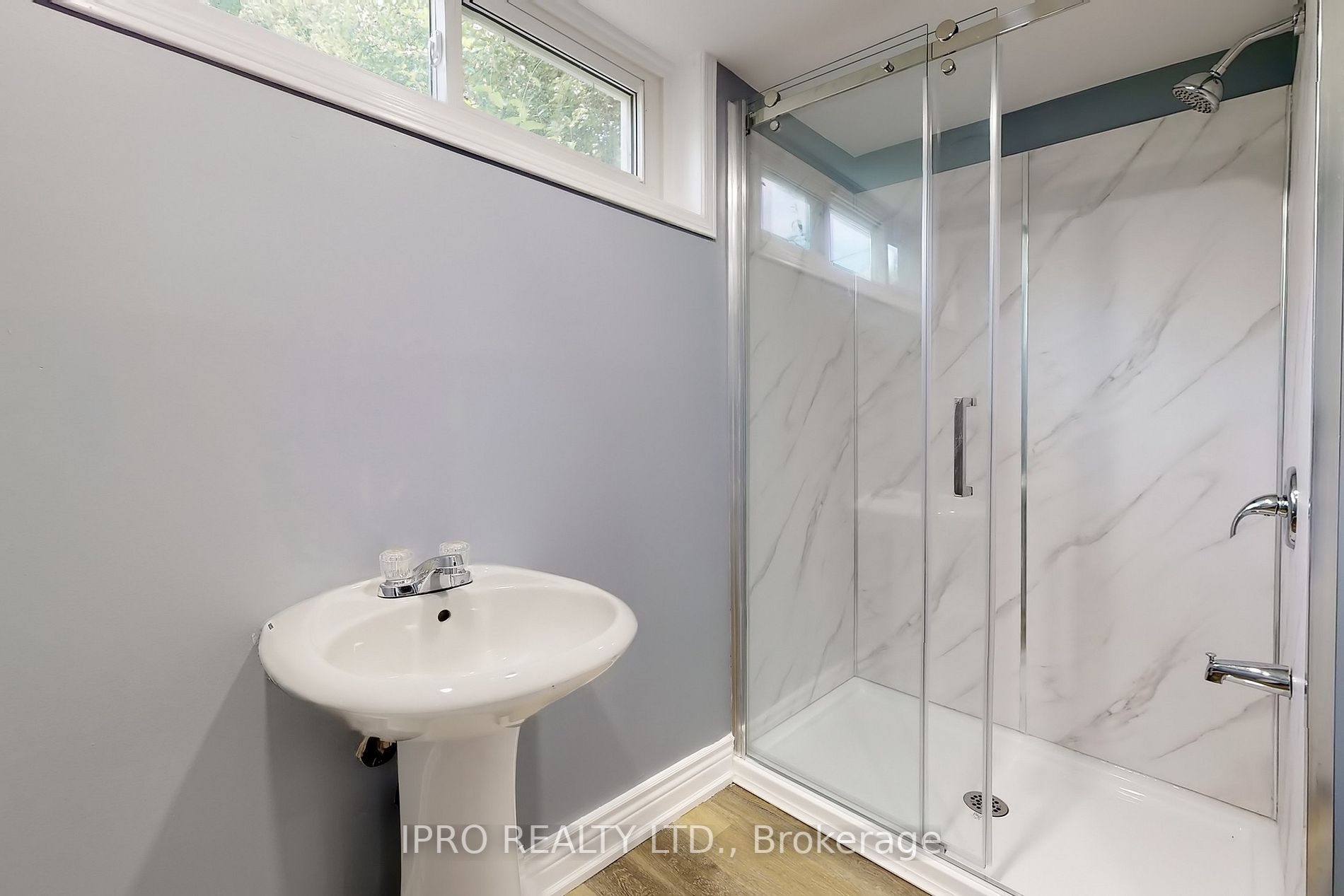 22 Royal Doulton Dr
