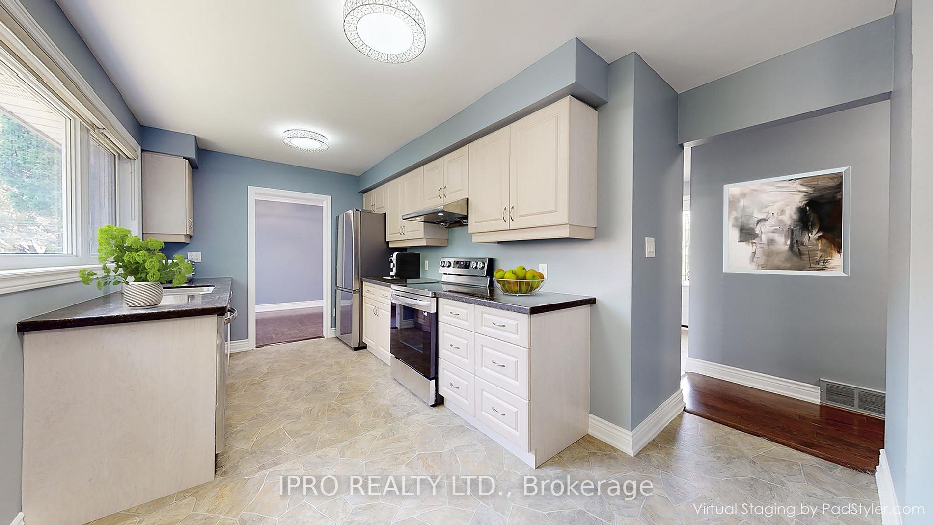 22 Royal Doulton Dr