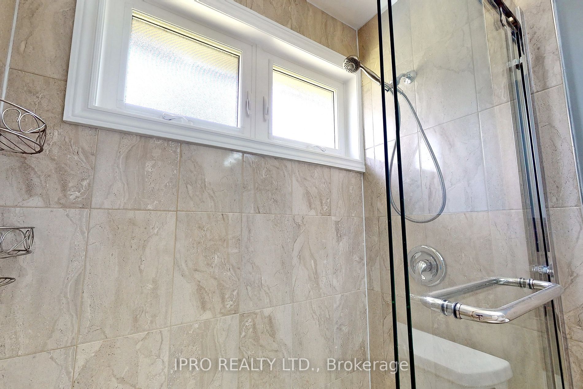 22 Royal Doulton Dr