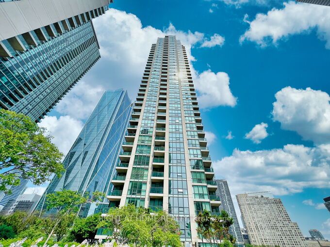 16 Yonge St, #803