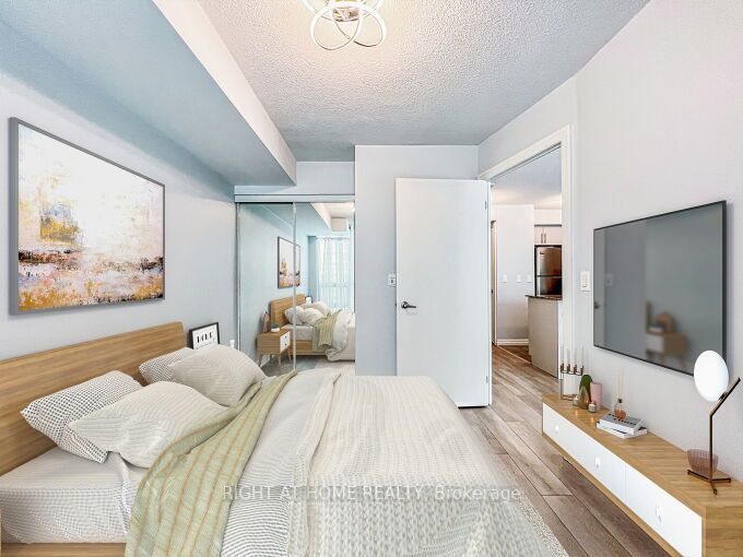 16 Yonge St, #803