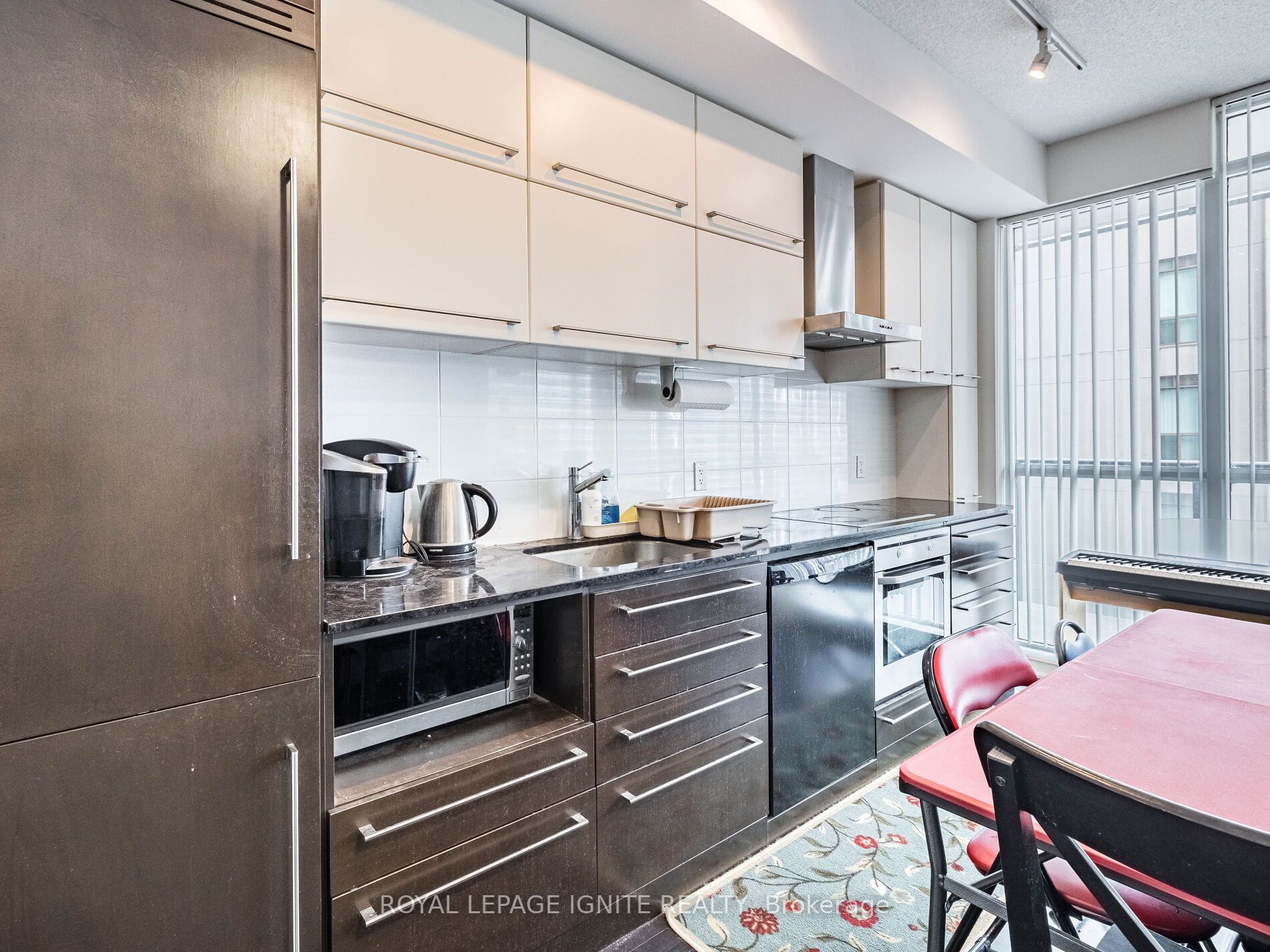 770 Bay St, #2509