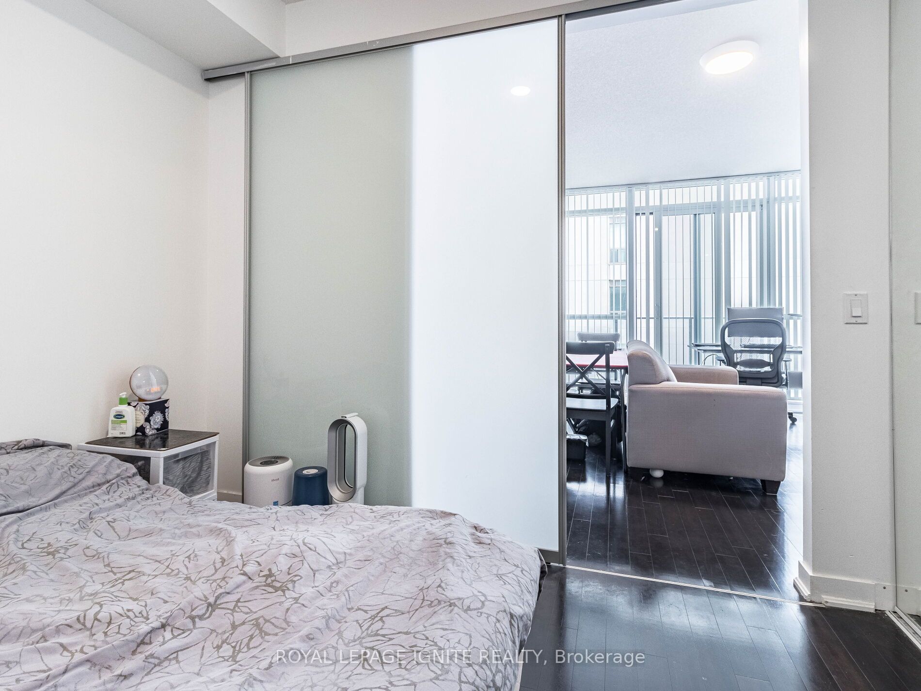 770 Bay St, #2509