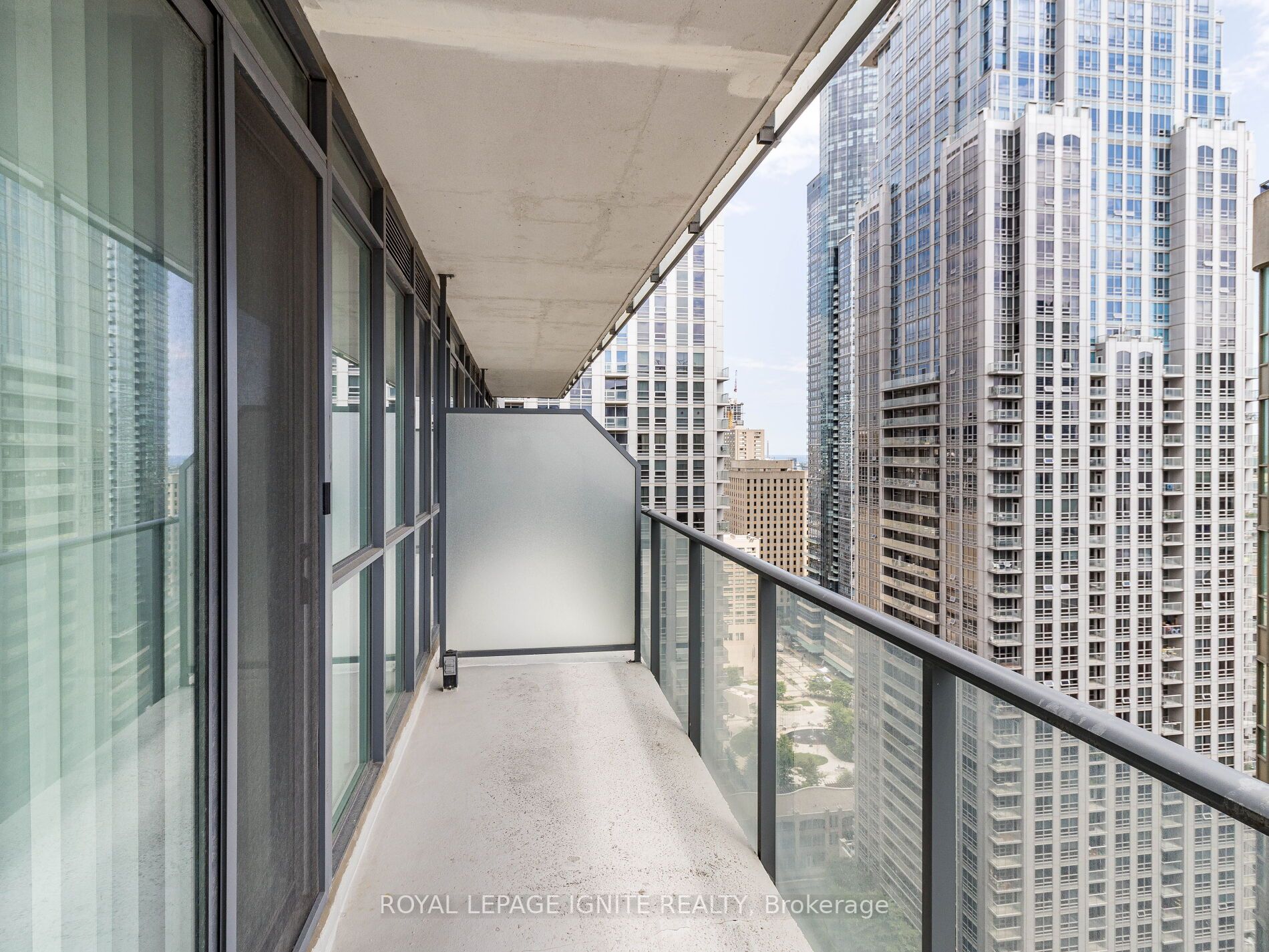770 Bay St, #2509