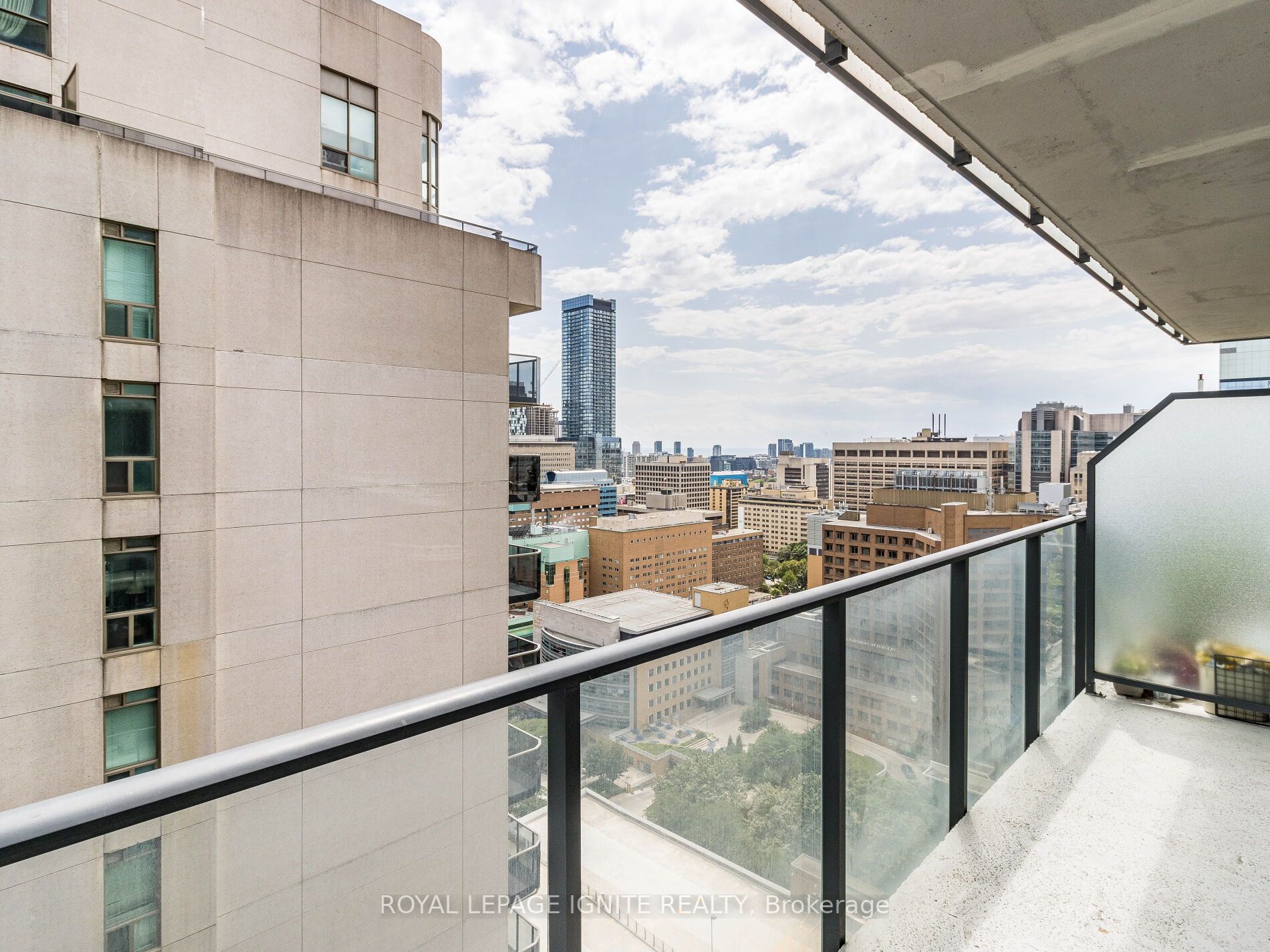 770 Bay St, #2509