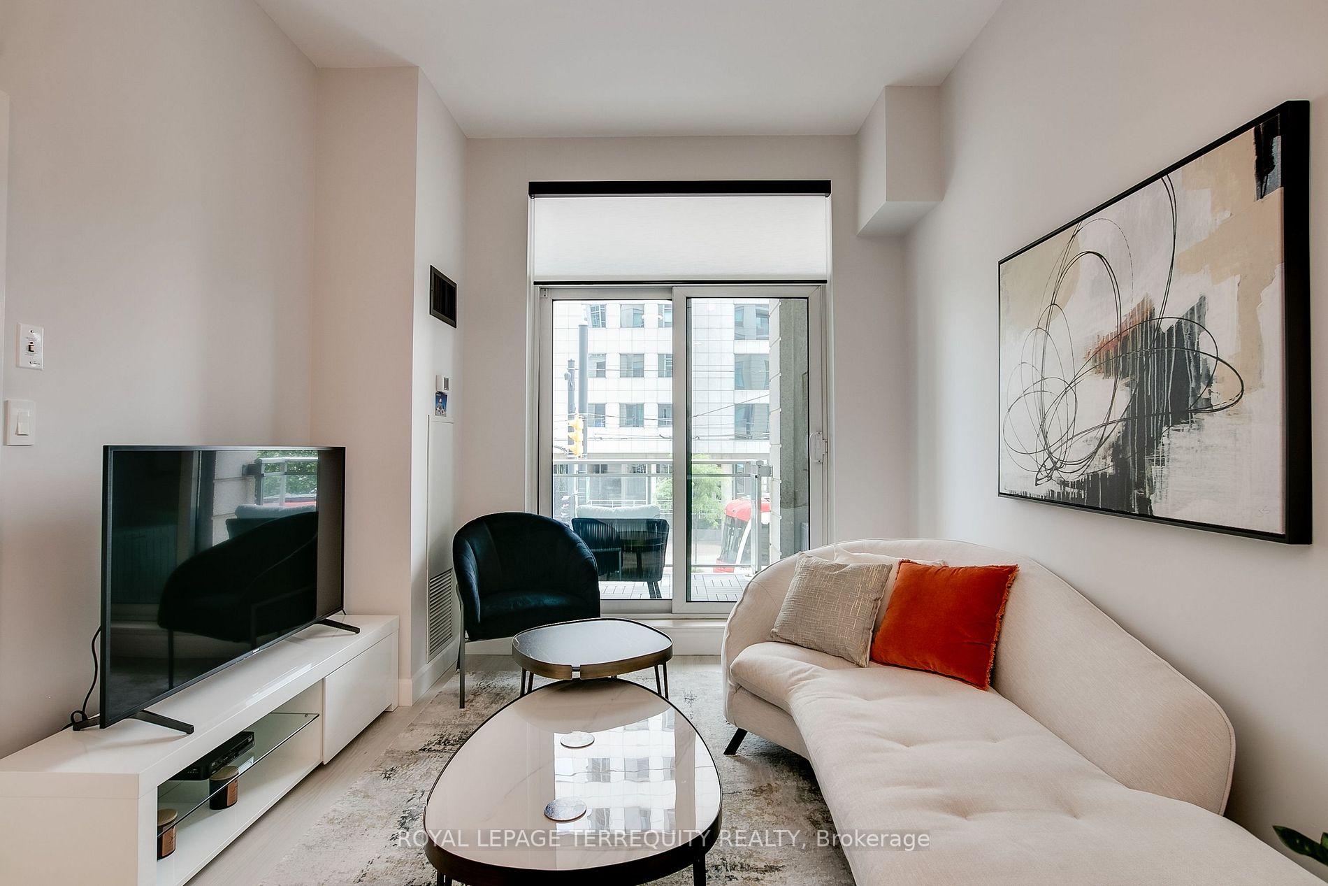 Listing C6684072 - Large Photo # 8