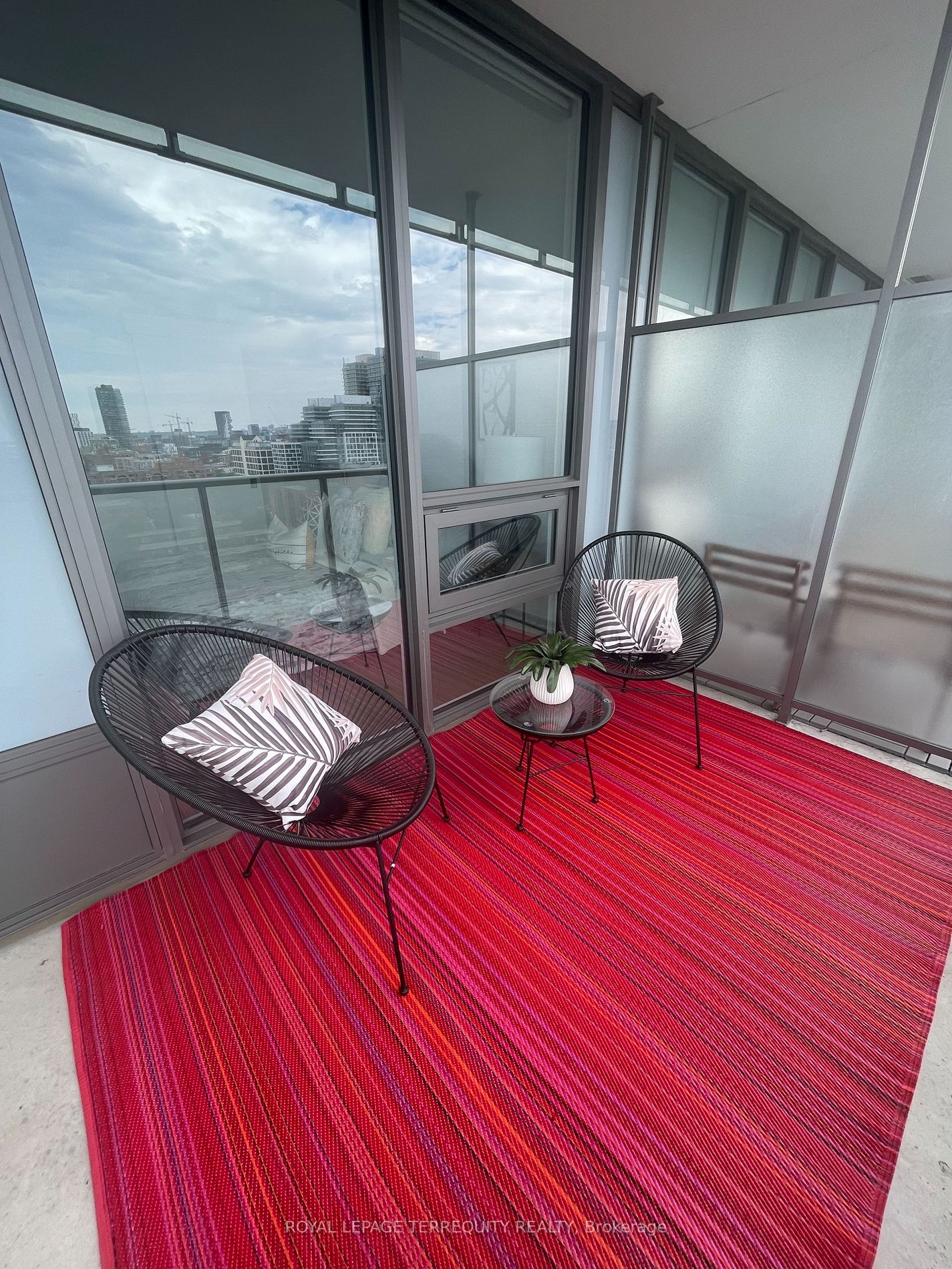 1 Market Street, #1410