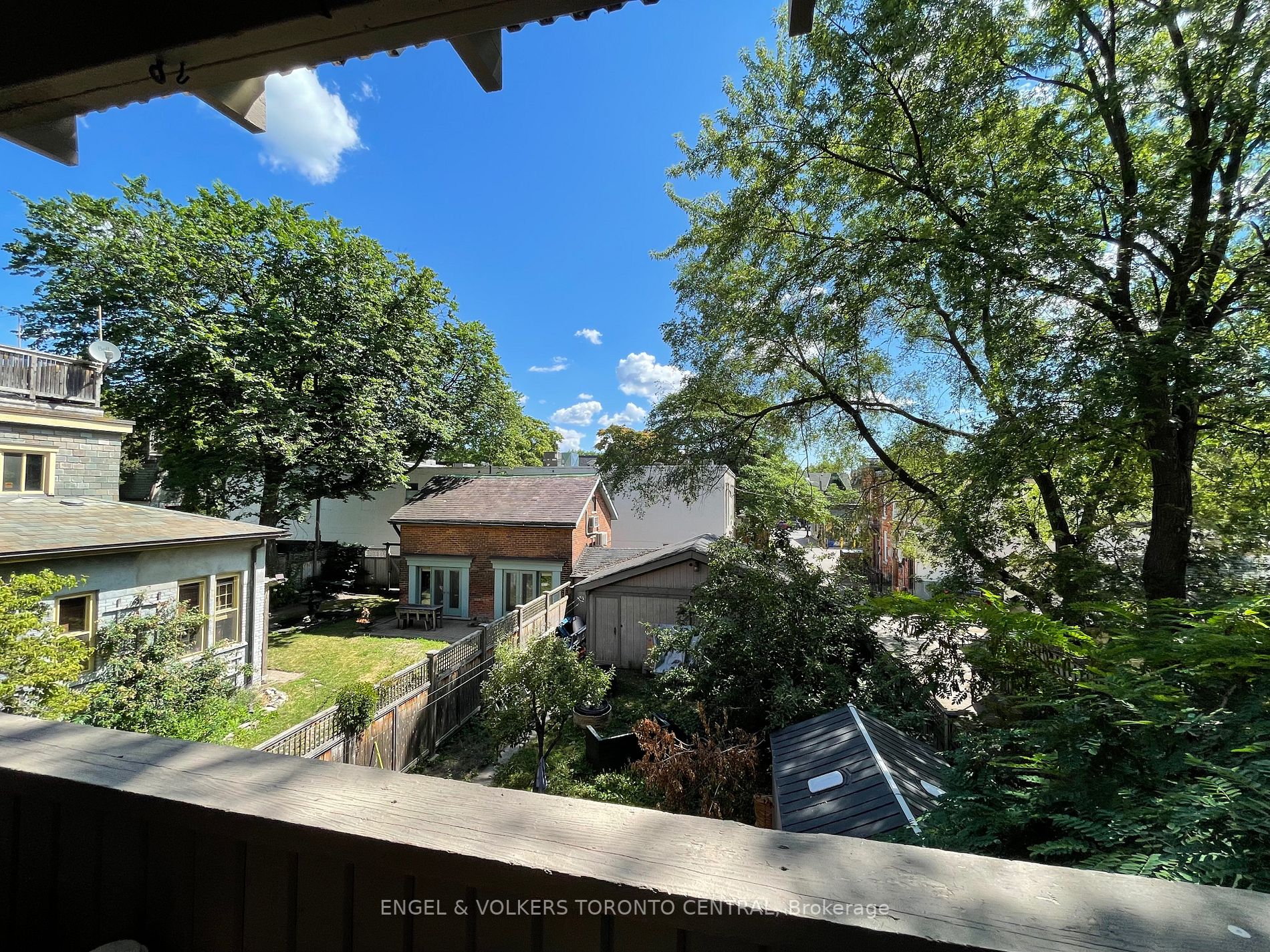 17 Rose Ave