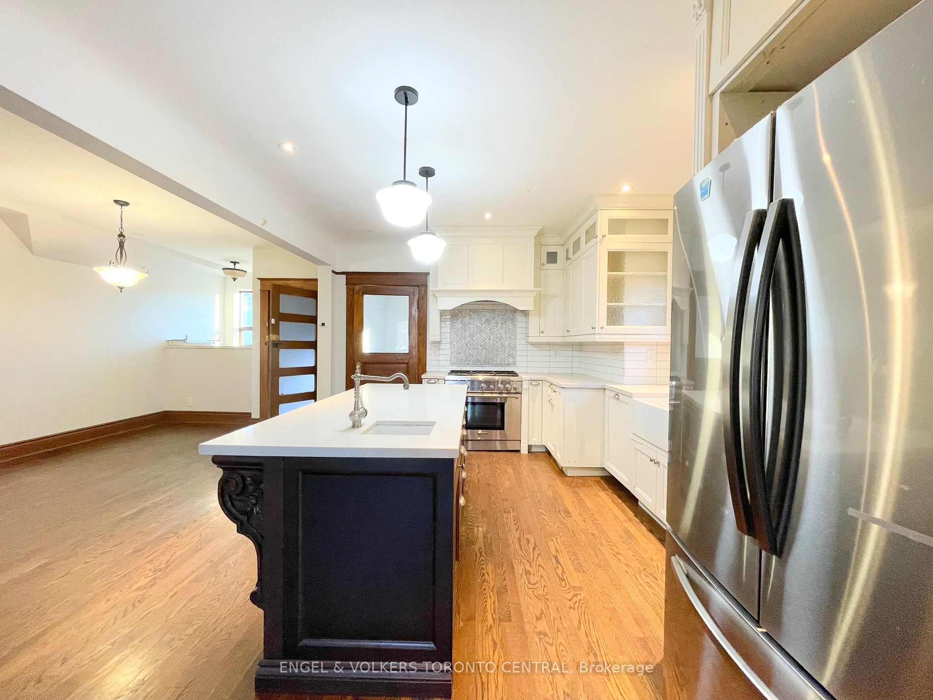 17 Rose Ave