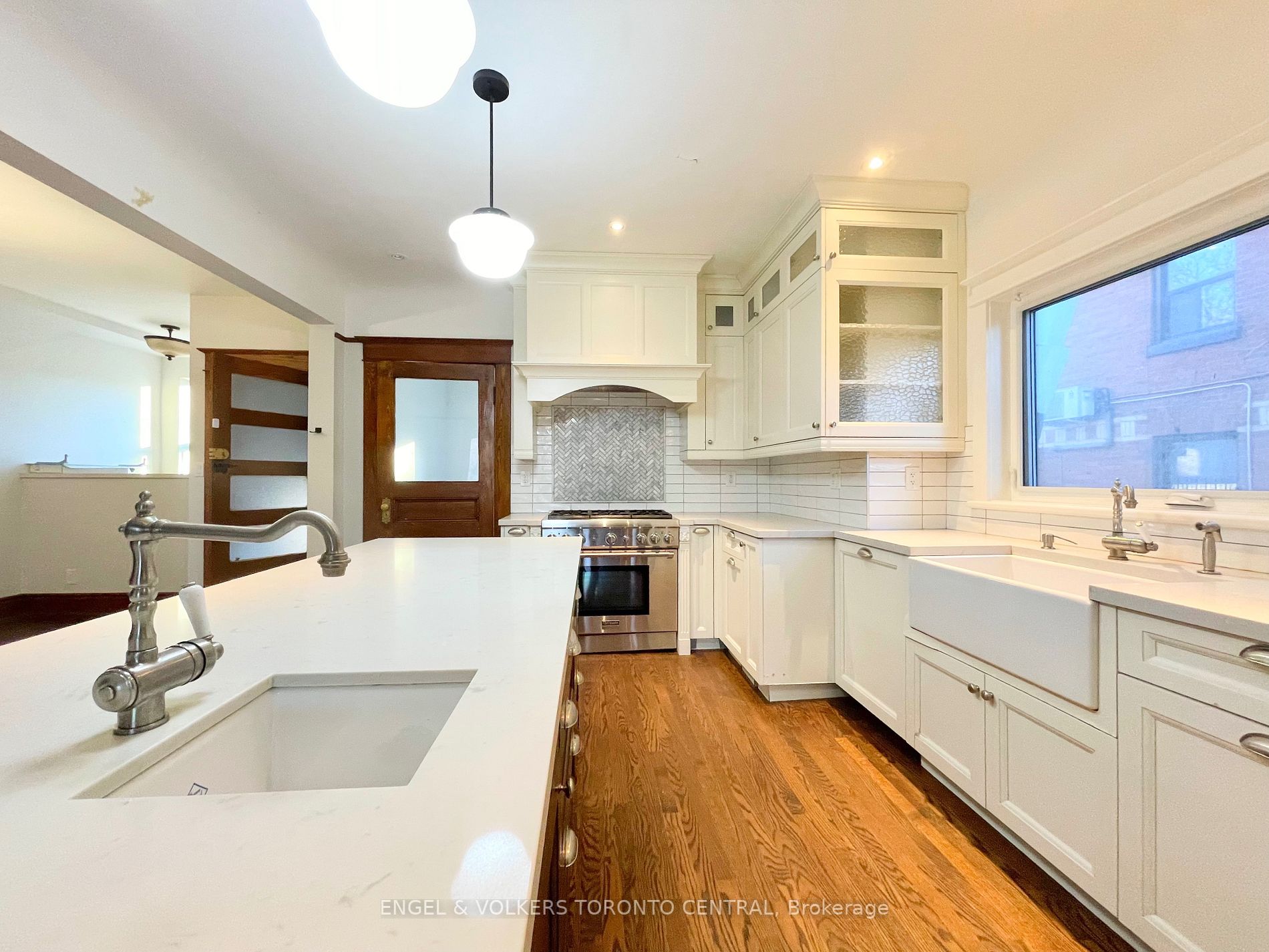 17 Rose Ave