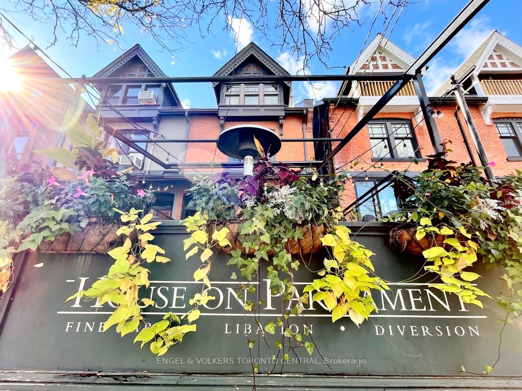 17 Rose Ave