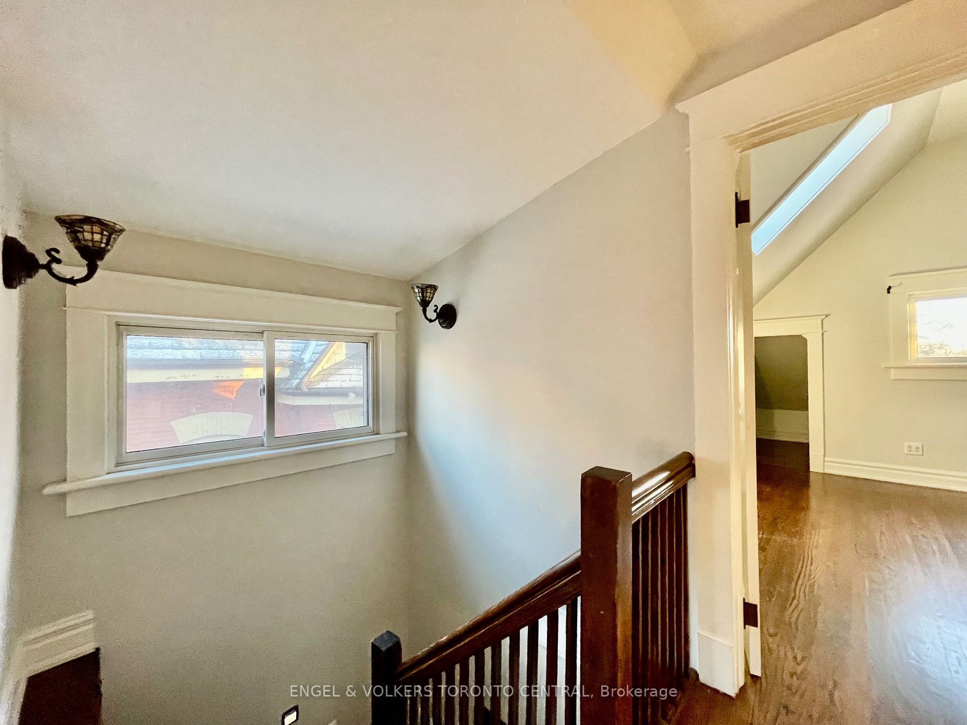 17 Rose Ave