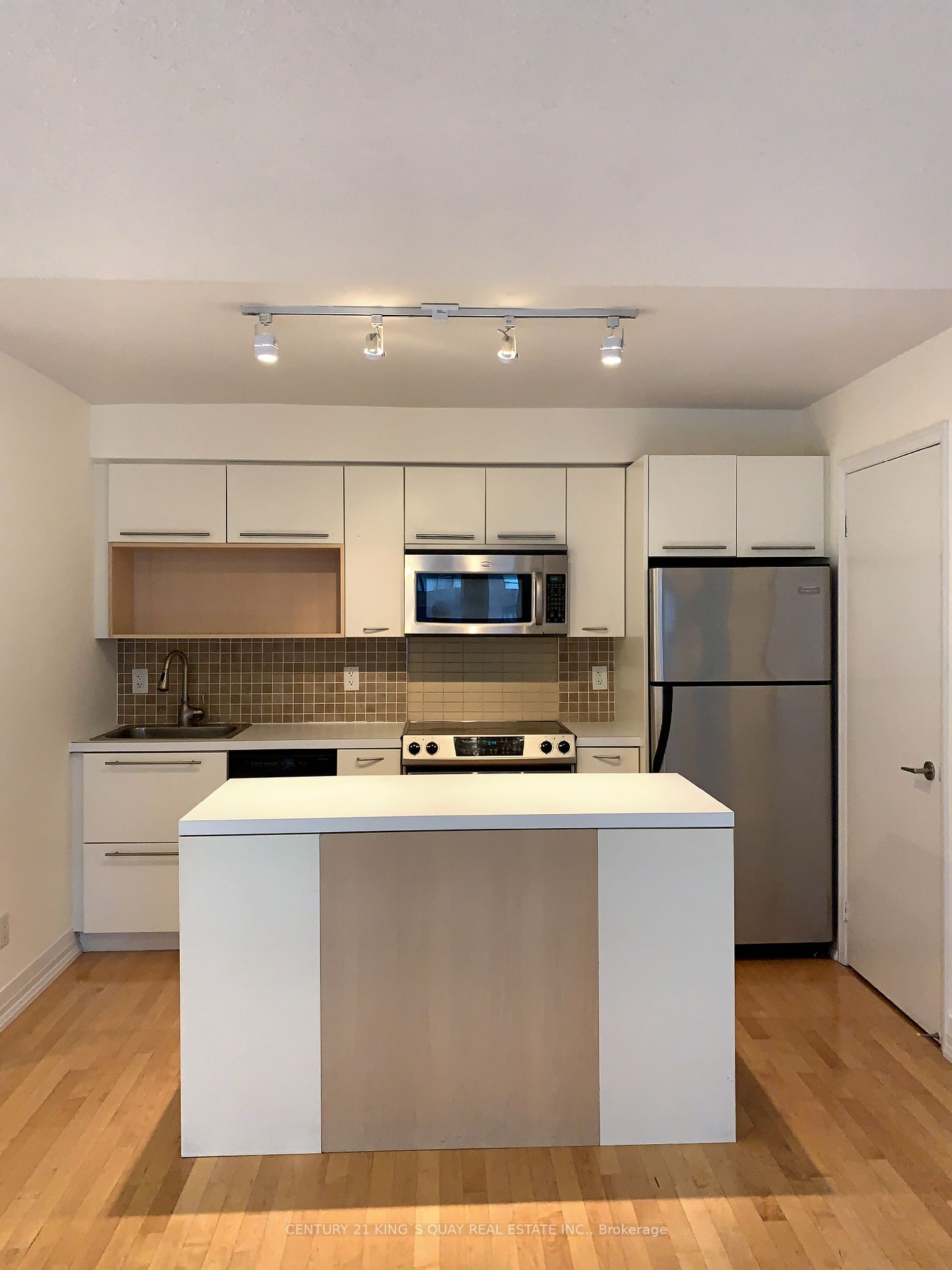 21 Carlton St, #1301