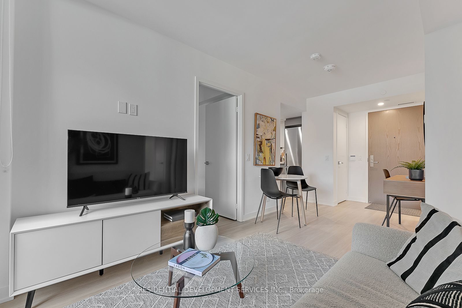 30 Tretti Way, #207