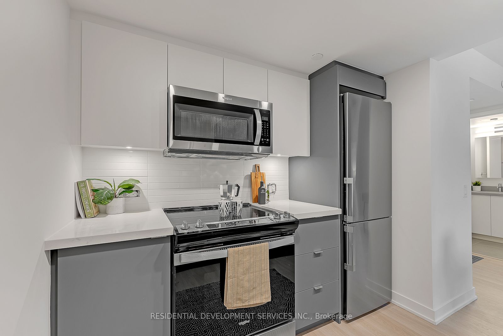 30 Tretti Way, #207